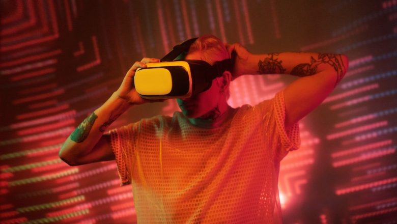 Game Changing Virtual Reality Console Hits the Market