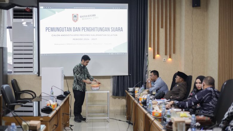 Komisi I DPRD Kalsel Tetapkan 7 nama Komisioner KPID, Periode 2024 – 2027