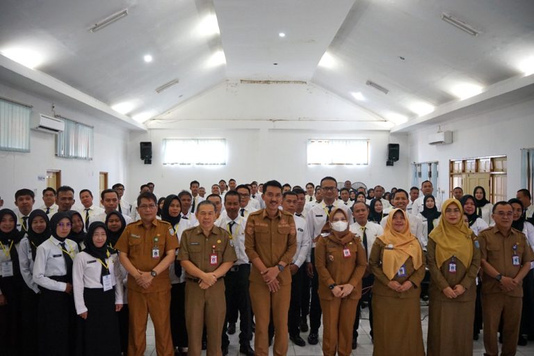 Bupati Banjar Hadiri Sosialisasi PPPK Paruh Waktu dan Beri Semangat kepada Peserta Orientasi