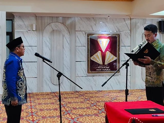 H. Ikhwansyah Resmi Jabat Pj Sekda Banjar, Bupati Saidi Minta Percepatan Kinerja dan Koordinasi Solid