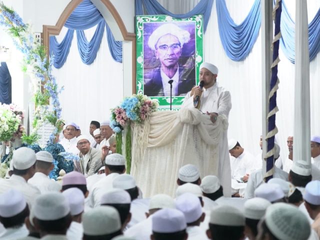 Ribuan Jemaah Hadiri Haul ke-47 KH Salim Ma’ruf di Martapura Timur