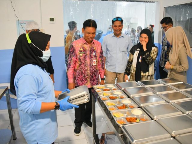 WAKIL BUPATI HSS RESMIKAN UJI COBA OPERASIONAL SATUAN PELAYANAN PEMENUHAN GIZI (SPPG) KANDANGAN UTARA 1
