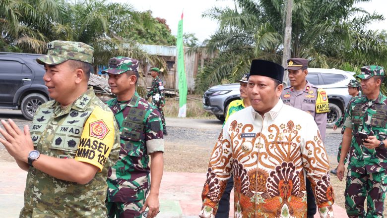 Bupati Bersama Wabup Batola: Dampingi Kunjungan Kerja STERAD TMMD KE-126 Di Kecamatan Wanaraya