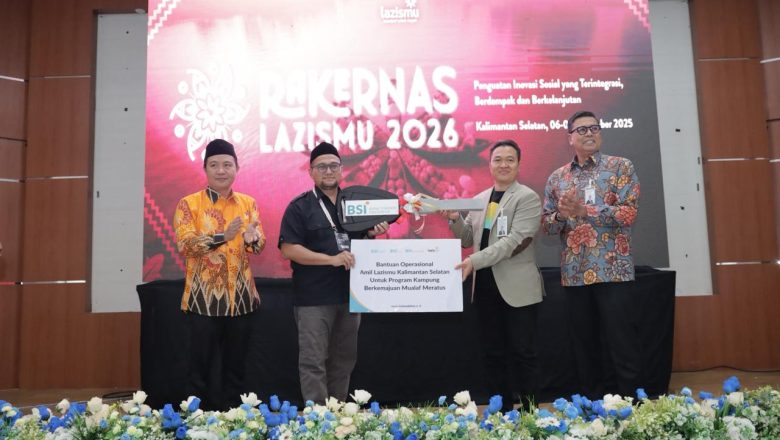 BSI Serahkan Bantuan Operasional untuk Lazismu PWM Kalimantan Selatan pada Rakernas di Banjarbaru