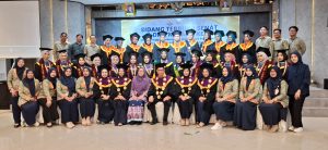 STIKES Abdi Persada Banjarmasin Wisuda 26 Mahasiswa, Cetak Lulusan Kebidanan dan Sarjana Administrasi Rumah Sakit Pertama PHOTO-2025-11-11-17-01-43