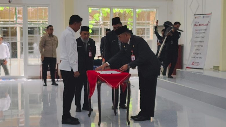 Bupati Banjar Lantik Sekda Baru, Harap Perkuat Koordinasi dan Kurangi Ego Sektoral