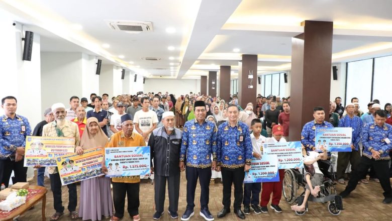 217 KPM TERIMA BANSOS PRS DARI PEMKAB HSS APBD PERUBAHAN 2025