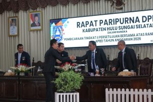 Rapat Paripurna DPRD HSS,APBD Tahun Anggaran 2026 Dpat Persetujuan Bersama. WhatsApp Image 2025-11-25 at 10.53.12 (1)