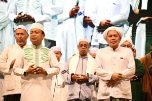 2 ULAMA BESAR KONDANG TANAH AIR ,SIRAMI BUMI RAKAT MUFAKAT DENGAN TABLIGH AKBAR WhatsApp Image 2025-12-09 at 14.45.49