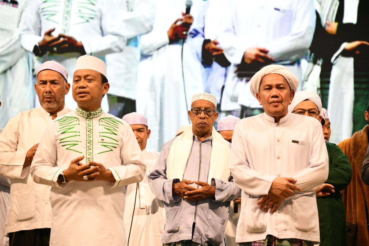 2 ULAMA BESAR KONDANG TANAH AIR ,SIRAMI BUMI RAKAT MUFAKAT DENGAN TABLIGH AKBAR