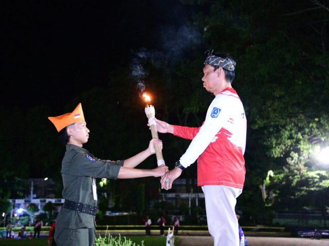 Wabup Suriani Lepas Peserta Napak Tilas 2025 di Hulu Sungai Selatan