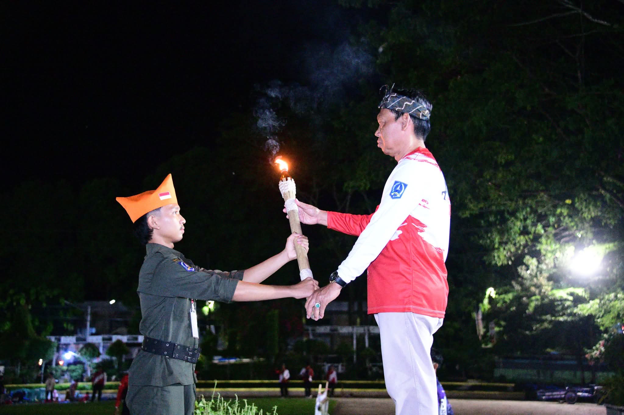 Wabup Suriani Lepas Peserta Napak Tilas 2025 di Hulu Sungai Selatan