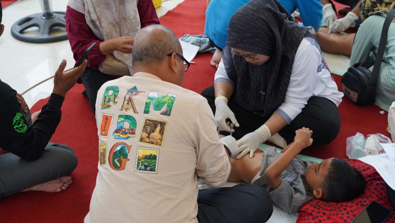 Pemkab HSS Gelar Sunatan Massal dan BanSos,Dalam Rangka HKSN 2025