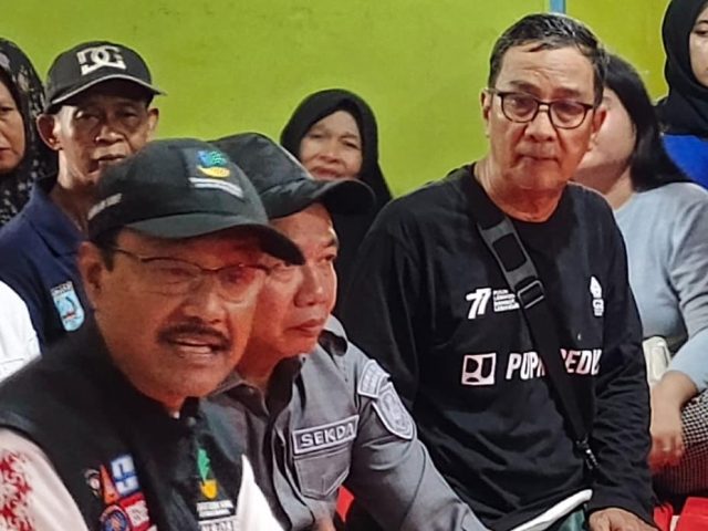 Menteri Sosial Tinjau Pengungsi Banjir Sungai Tabuk