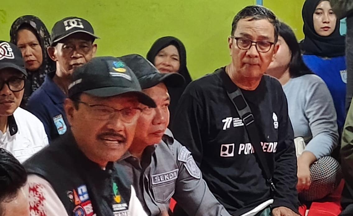 Menteri Sosial Tinjau Pengungsi Banjir Sungai Tabuk