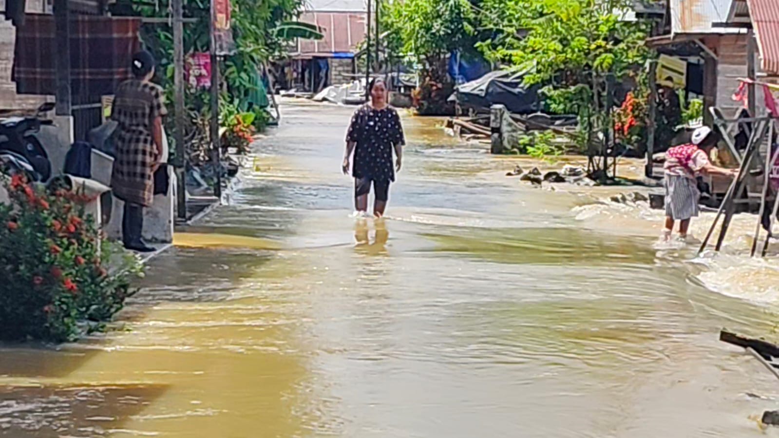Banjir di Desa Pasar Jati Mulai Surut, Ratusan Rumah Masih Terendam Selama Enam Hari