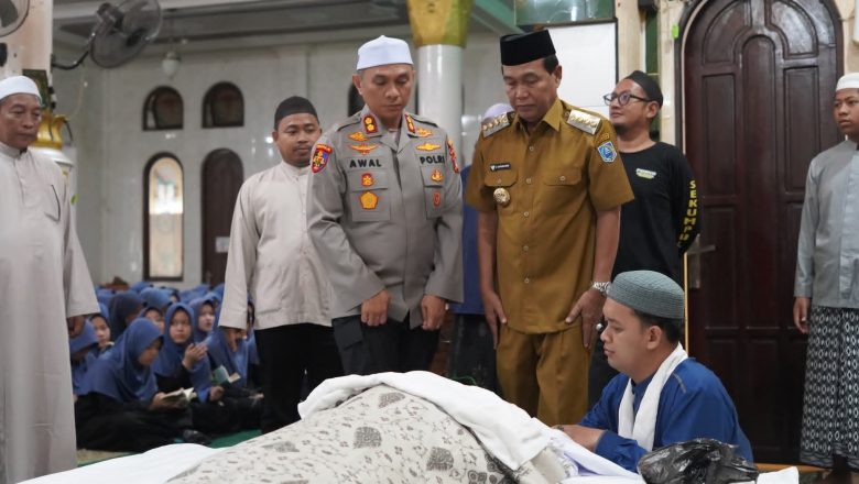 Bupati H.Syafrudin Noor Bertakziah atas Wafatnya Al Habib Muhammad bin Abdullah Al Muhdhar Mekkah