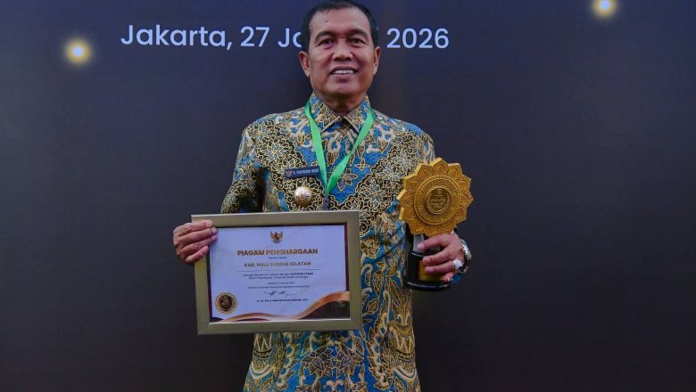Pemkab HSS Sabet UHC Award 2026 pada Deklarasi Universal Health Coverage Nasional