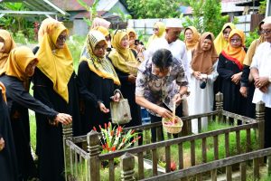 Reuni Akbar SMA Idhata, Wabup HSS Pimpin Ziarah dan Silaturahmi Guru PHOTO-2026-02-17-14-13-14