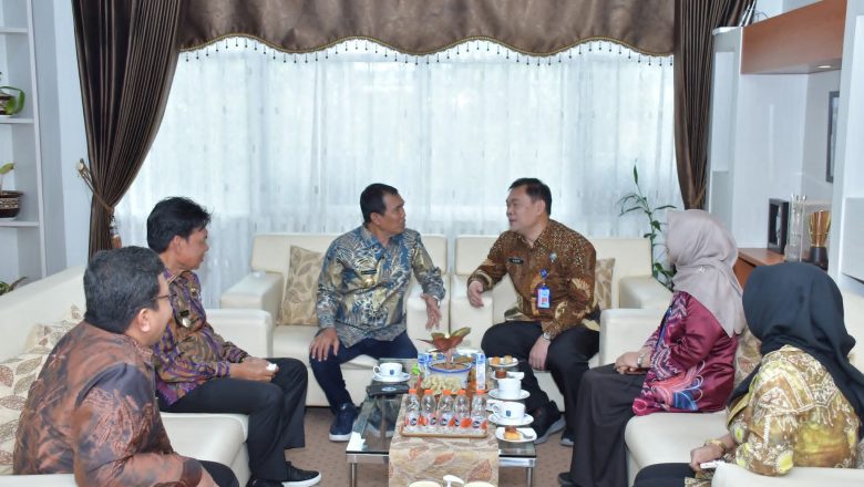 Terima Kunjungan Kepala BNNP Kalsel, Bupati HSS Tegaskan Komitmen Perangi Narkoba