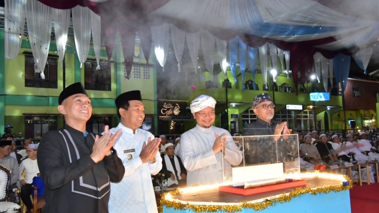 Milad ke-16 Ponpes Dalam Pagar, Bupati HSS Dukung Lahirnya Generasi Santri Cemerlang