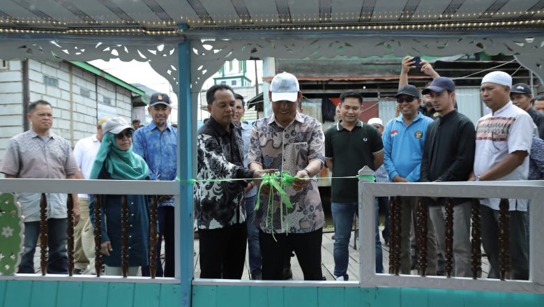 Eksplor Sungai dan Kalang Hadangan, Wabup HSS Resmikan Kelotok Wisata BUMDESMA
