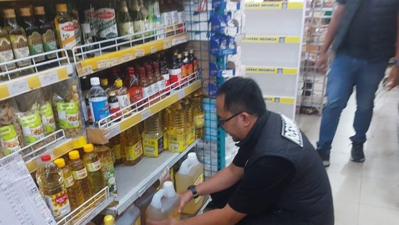 Satreskrim Polres Banjarbaru Cek Harga Sembako Di Retail, Kasat Reskrim Tegaskan Stok Aman dan Harga Terkendali