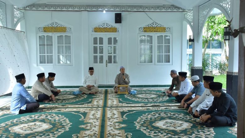 Ikuti Tausiyah Ramadan, Sekda HSS Ajak ASN Tingkatkan Spiritualitas dan Etos Kerja