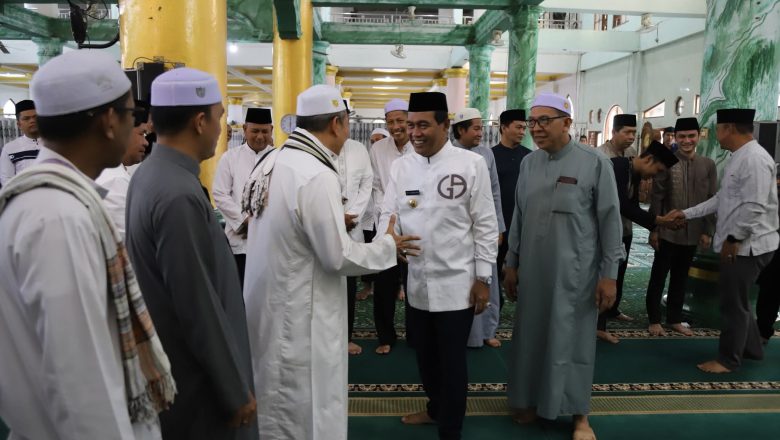 Safari Ramadan Pemkab HSS Dimulai di Masjid Ar-Raudah, Bupati Ajak Perkuat Kebersamaan