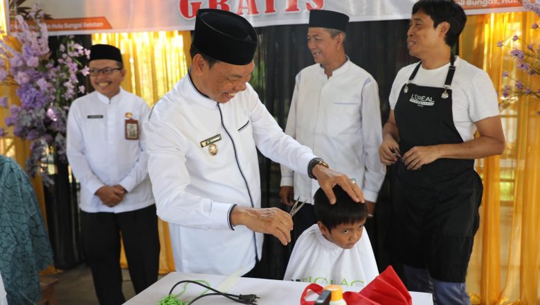 Wabup HSS Buka Program “Jumat Ganten” Potong Rambut Gratis di Angkinang