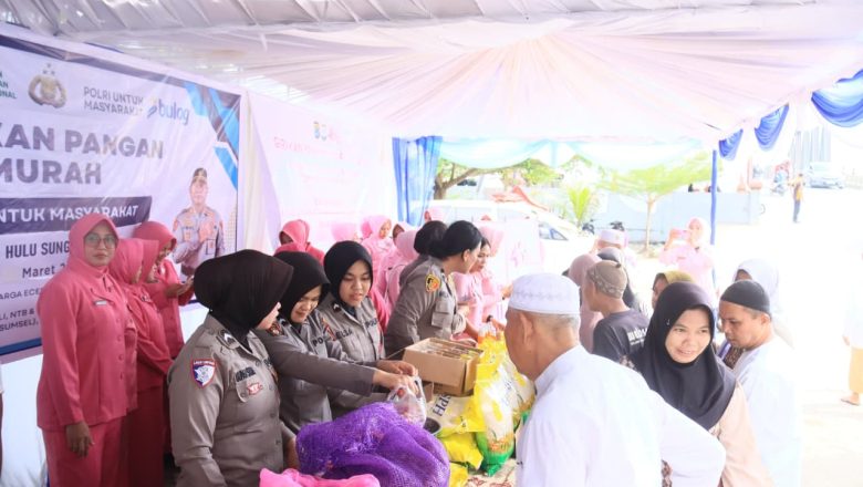 Polres HSS Gelar Gerakan Pangan Murah di Sungai Mandala, Warga Antusias Berburu Sembako