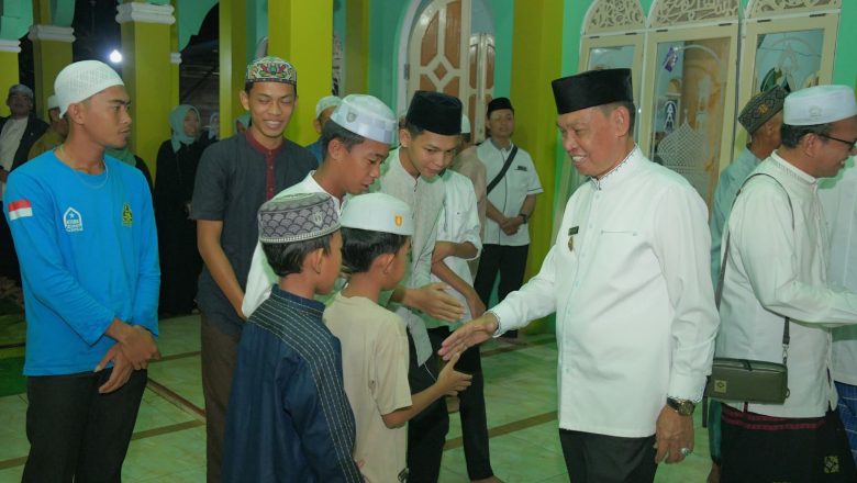 Wabup HSS Hadiri Safari Ramadhan di Daha Selatan, Serahkan Bantuan untuk LKSA dan Panti Asuhan