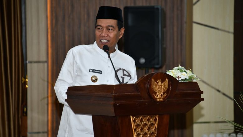 Bupati HSS Beri Motivasi Mahasiswa Lewat Akronim CIUM, KATUPAT, dan PUAS saat Buka Bersama