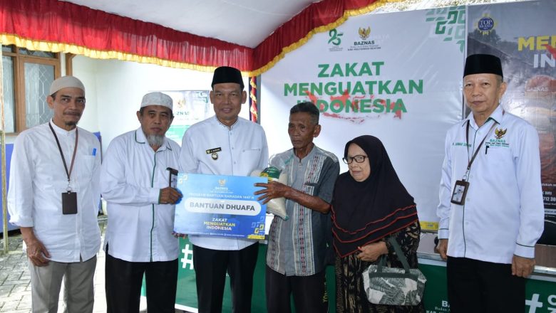 Wabup HSS Salurkan Zakat Fitrah, Ringankan Beban Ratusan Warga Duafa