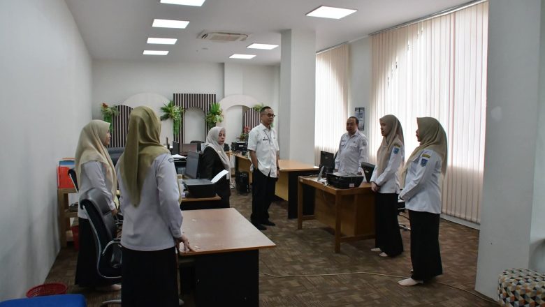 Sekda HSS Tinjau MPP, Tekankan Pelayanan Cepat dan Nyaman bagi Masyarakat