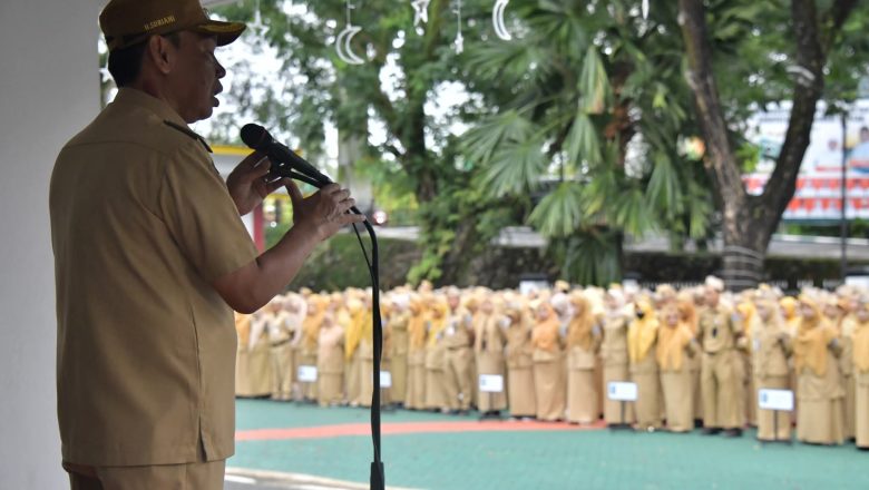 Wakil Bupati Tekankan Profesionalisme ASN, Serahkan Penghargaan Wajib Pajak Berprestasi