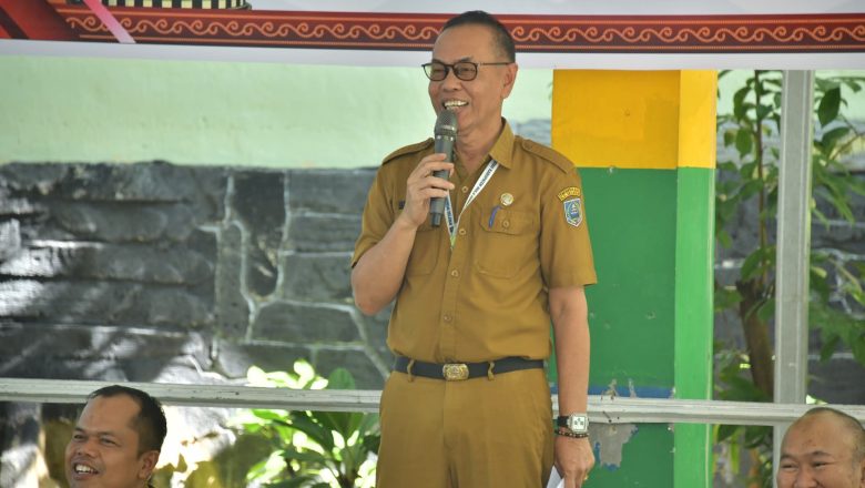 Sekda HSS Dorong Literasi Keuangan Pelajar melalui Program Satu Rekening Satu Pelajar