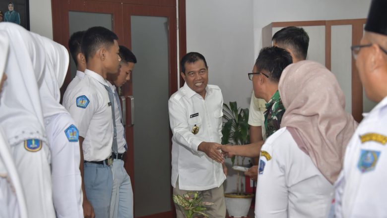 Enam Pelajar HSS Lolos ke Seleksi Paskibraka Kalsel, Bupati Tekankan Disiplin dan Tanggung Jawab