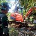 TMMD ke-128 HSS Percepat Pengecoran Jalan Pantai Ulin–Ulin dengan Excavator