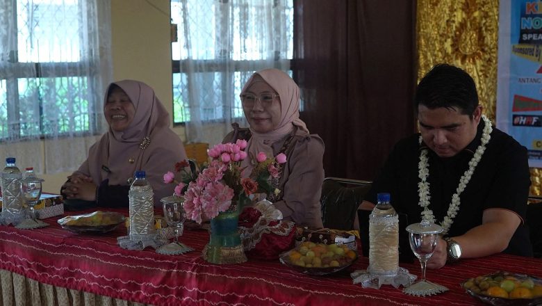 Ketua DPRD HSS Buka Pelatihan Jurnalistik Pelajar di SMAN 1 Angkinang