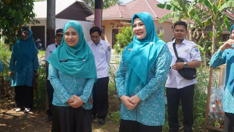Ketua TP PKK HSS Perkuat Pembinaan Desa Sirih Jelang Penilaian AKU HATINYA PKK