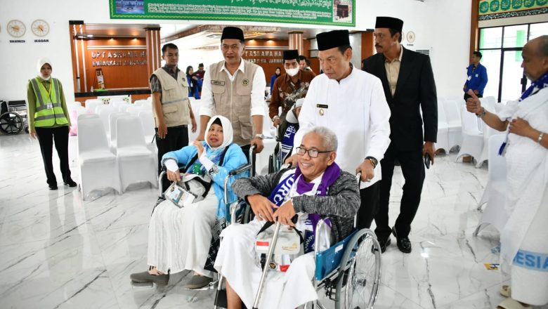 Wabup HSS Lepas Keberangkatan Jemaah Haji 2026 ke Tanah Suci