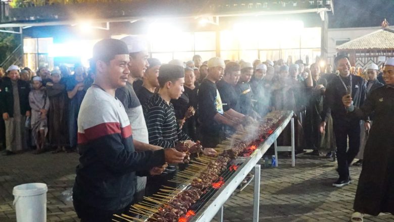 Pesta Sate Jumbo 1447 H di Ponpes Dalpa Kandangan, Olah 1,4 Ton Daging Kurban Presiden