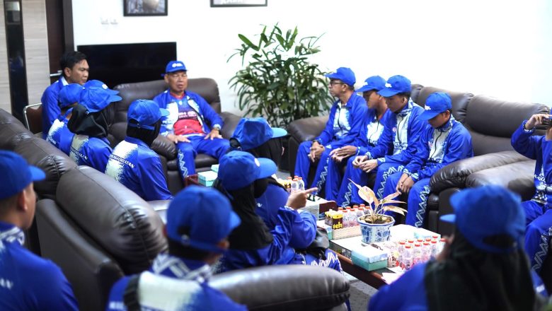 Lepas Kontingen Pesoda HSS, Wabup Suriani Targetkan Pertahankan Gelar Juara Umum