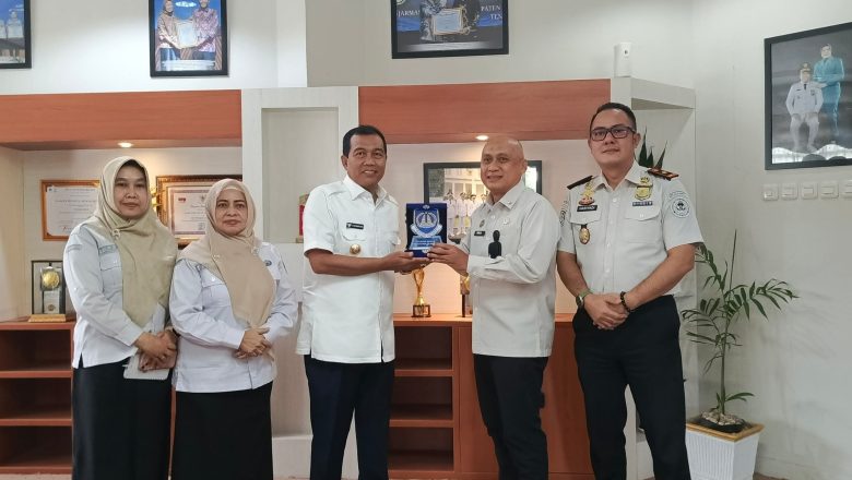 Bupati HSS Terima Dua Kunjungan Strategis, Bahas Imigrasi dan Penguatan Sektor Pertanian
