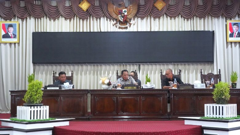 Raih WTP ke-13 Berturut-turut, Pemkab HSS Sampaikan Dua Ranperda ke DPRD