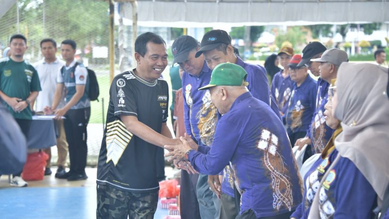 Bupati HSS Resmi Buka GERAK SEGAR, Dorong Lansia Sehat dan Tetap Produktif