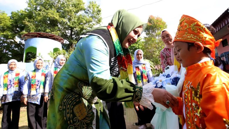Bunda PAUD HSS Hadiri Pengukuhan dan Pelepasan Siswa TK Negeri Pembina Kandangan