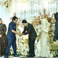 Bupati HSS Hadiri Resepsi Pernikahan Bripda Ilham dan Fahrian Azizah