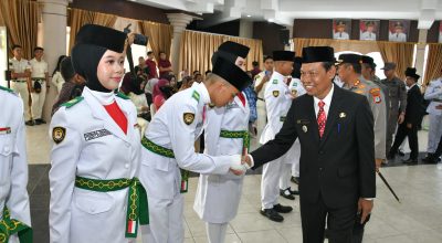 Wabup HSS Kukuhkan Paskibraka 2026, Tugas Kibarkan Merah Putih Disebut sebagai Amanah dan Kehormatan